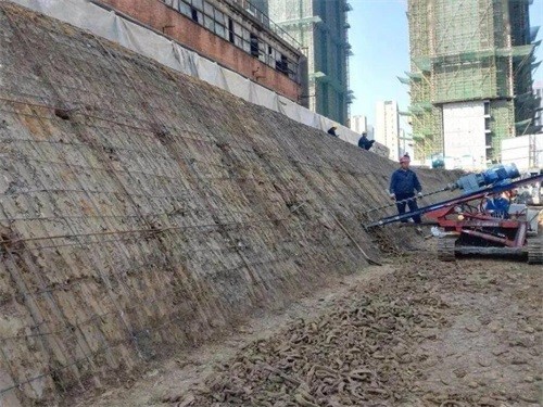 察哈尔右翼前建筑边坡支护